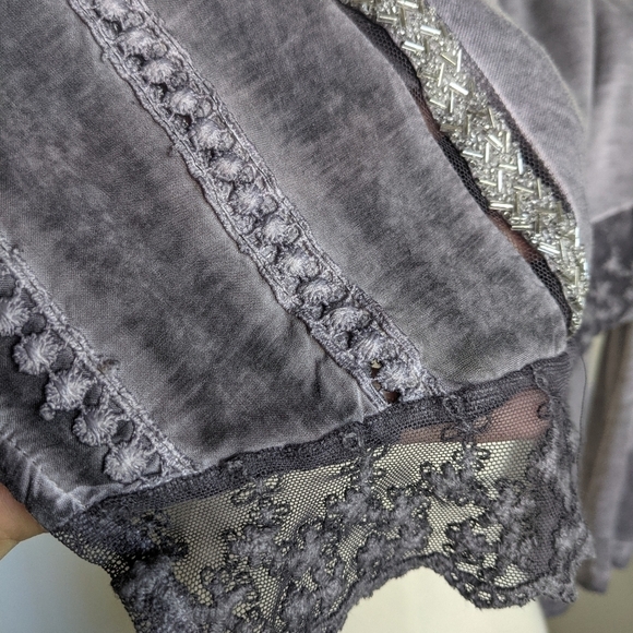 DANTELLE Asymmetrical Lace Long Sleeve Tee S - Picture 8 of 12